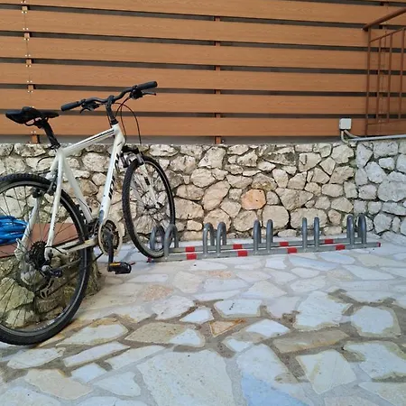 Athineon فندق نيدري