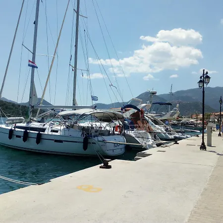 Athineon فندق نيدري