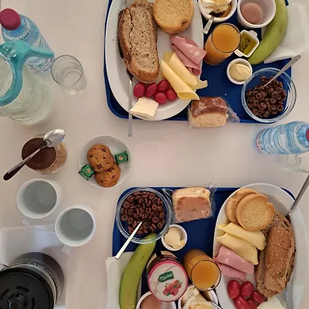 Athineon 호텔 니드리