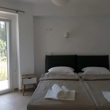 Athineon Hotel *